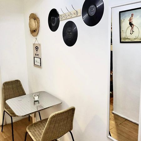Central Park Hollywood Apartment Букурещ Екстериор снимка