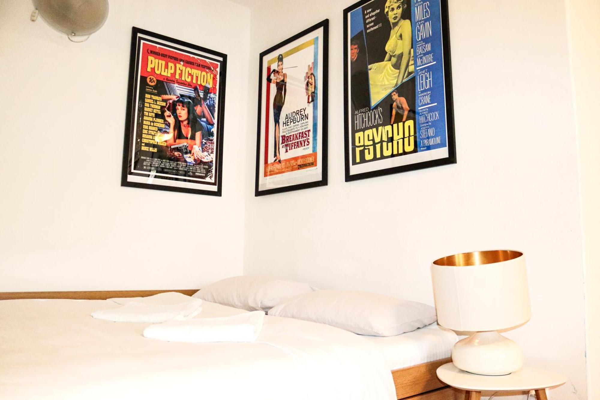 Central Park Hollywood Apartment Букурещ Екстериор снимка